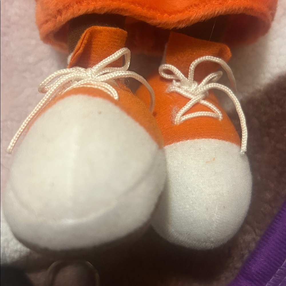 Reese's Peanut Butter Chocolate Cups Plush Toy collectors - Picture 6 of 6